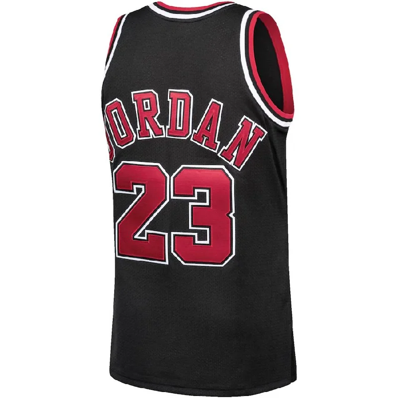 Basketball jersey with lightweight mesh fabric for ventilation-C.Bulls #23 Michael Jordan Mitchell & Ness 1997-98 Hardwood Classics Authentic Player Jersey Black Stitched American Basketball Jersey