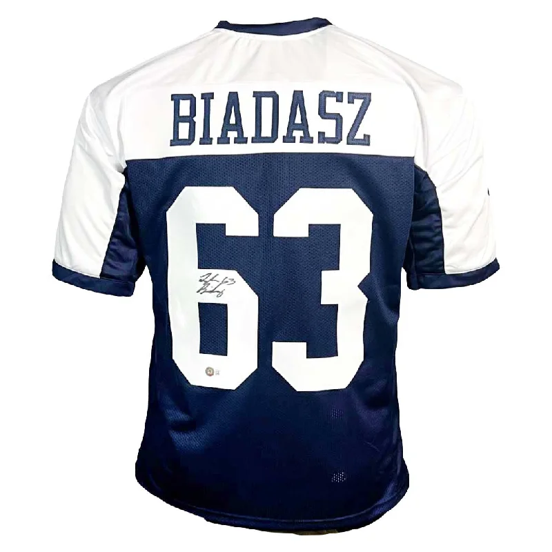 Rugby jerseys for veterans’ rugby games and leagues-Tyler Biadasz Signed Dallas Thanksgiving Football Jersey (Beckett)