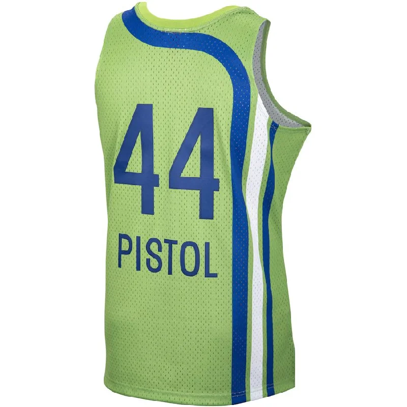 Personalized basketball jersey with team logo print-A.Hawks #44 Pete Maravich Mitchell & Ness 1976-77 Hardwood Classics Swingman Jersey Green Stitched American Basketball Jersey