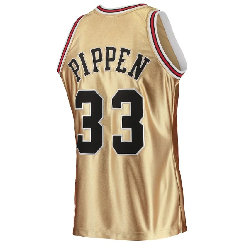 Custom basketball jersey for kids with vibrant designs-C.Bulls #33 Scottie Pippen Mitchell & Ness 75th Anniversary 1997-98 Hardwood Classics Swingman Jersey Gold Stitched American Basketball Jersey