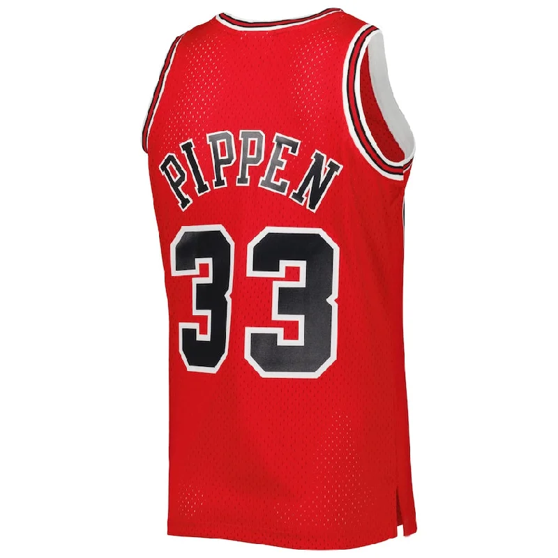 Basketball jersey for training with breathable design-C.Bulls #33 Scottie Pippen Mitchell & Ness Hardwood Classics 2003-04 Swingman Jersey Red Stitched American Basketball Jersey